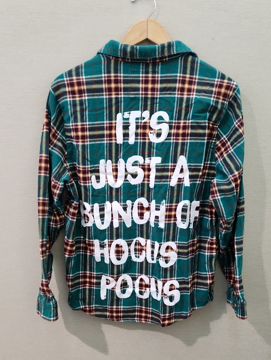 cakeworthy Tops - Disney + Cakeworthy Hocus Pocus Winifred Flannel Size Large